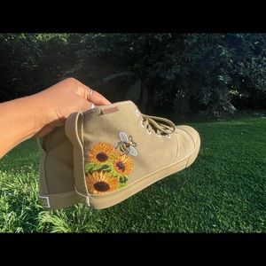 BANGS Shoes Old Pine Sunflower